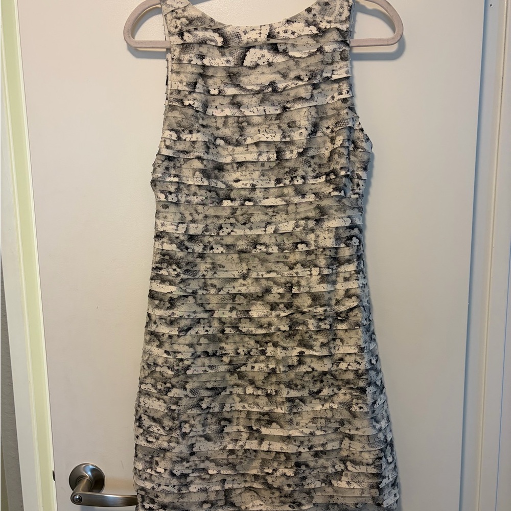 Alice + Olivia Tegan black/white tiered sheath mini dress size 6/8
